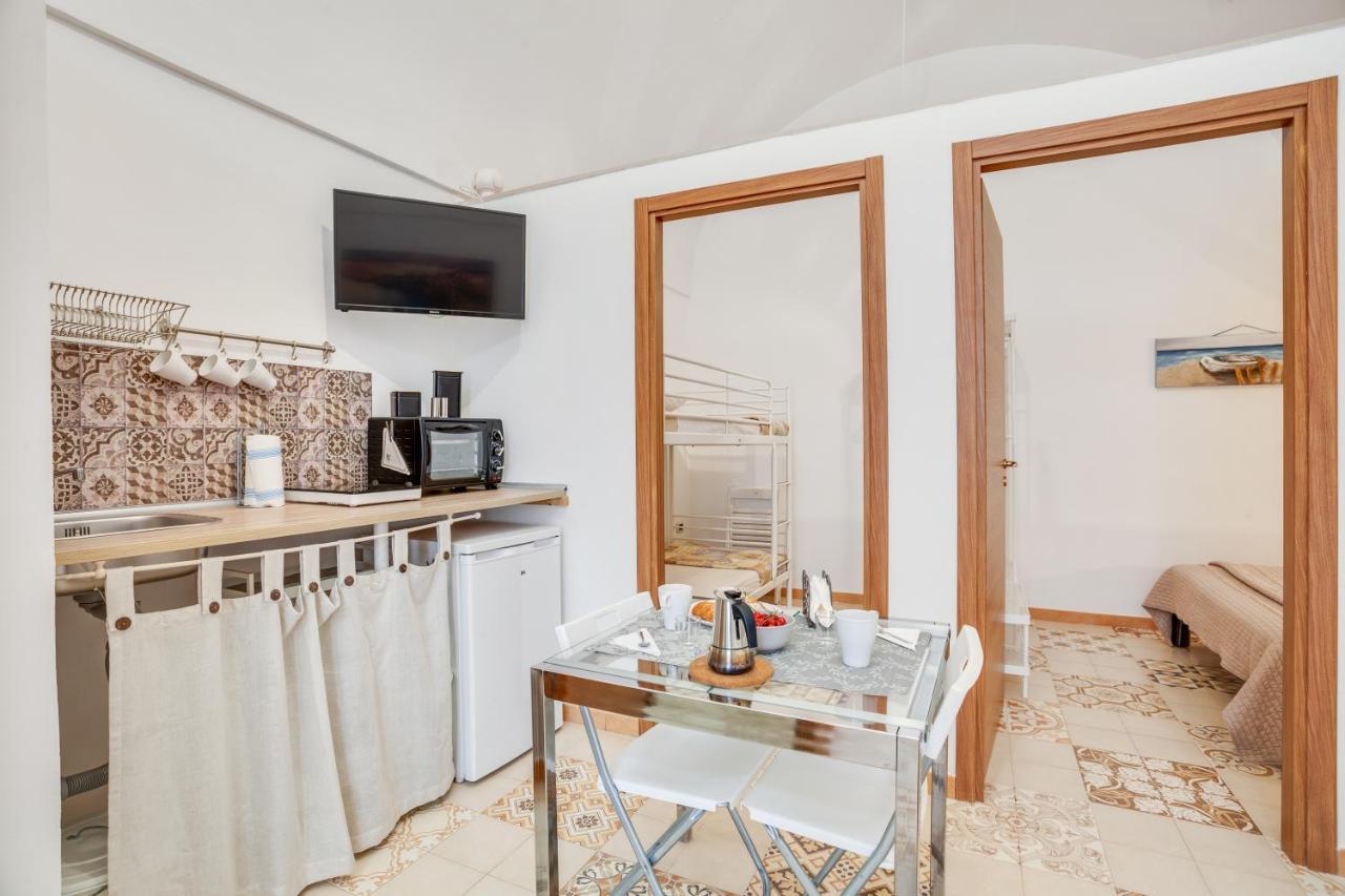 Tiny House 21 Bright Aparment Polignano a Mare Exterior foto