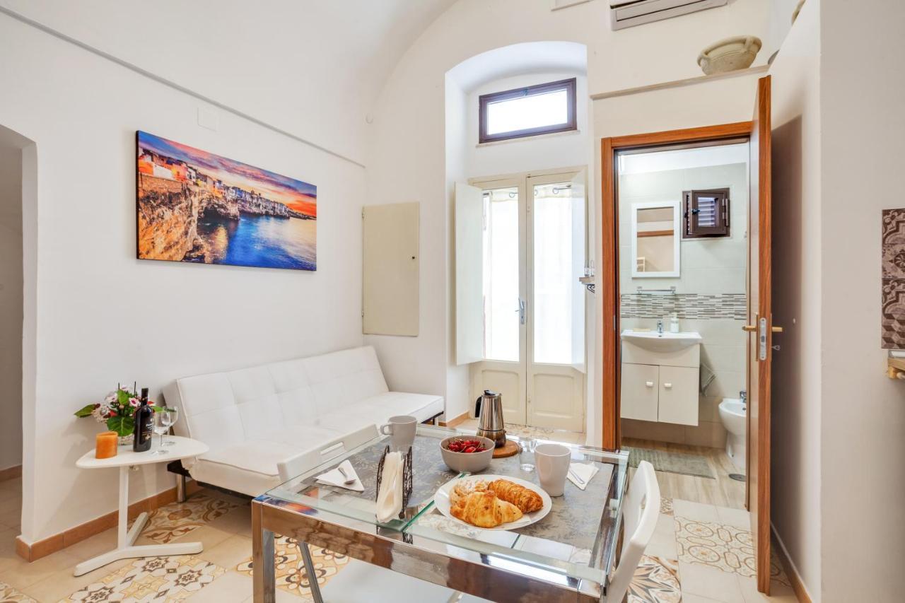 Tiny House 21 Bright Aparment Polignano a Mare Exterior foto