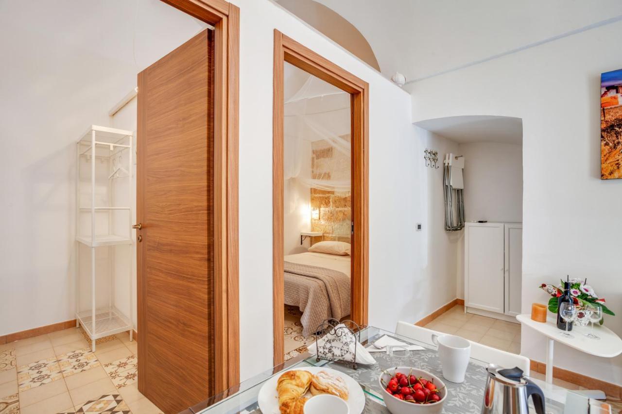 Tiny House 21 Bright Aparment Polignano a Mare Exterior foto