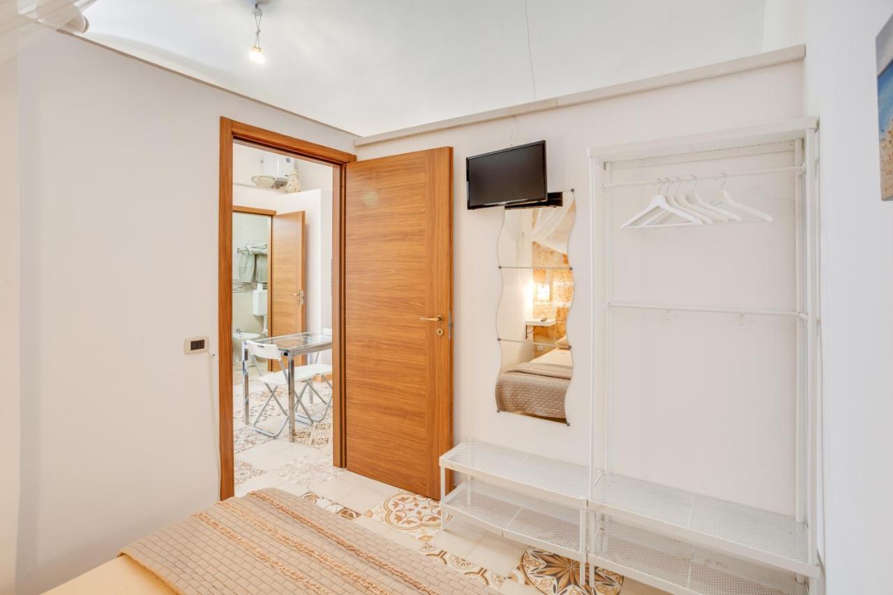 Tiny House 21 Bright Aparment Polignano a Mare Exterior foto